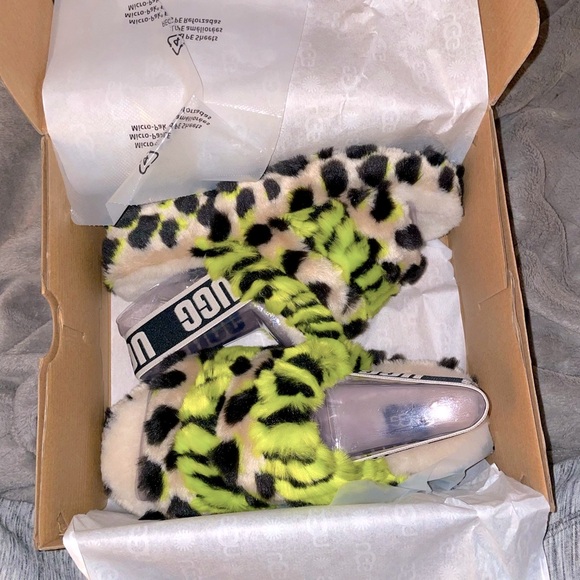 UGG Fluff Yeah Sandal BNIB - Picture 4 of 8